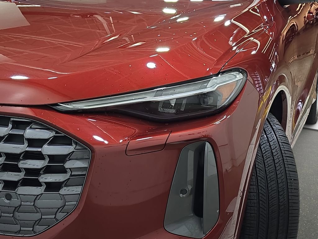 Certified 2025 Audi Q5 Prestige image 32