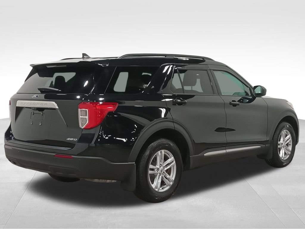 Certified 2023 Ford Explorer XLT AWD/4WD image 3