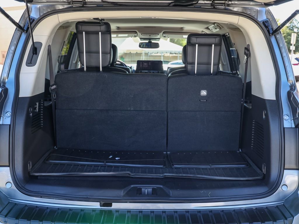 Used 2024 Nissan Armada SL w/ Captain's Chairs Package image 16
