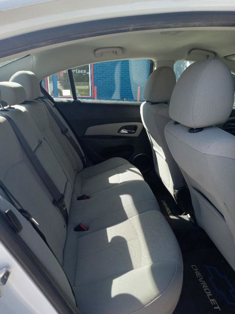 Used 2011 Chevrolet Cruze LT FWD image 8