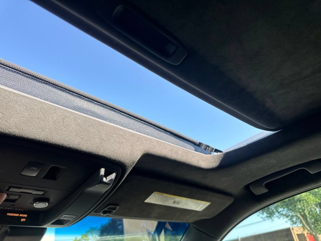 Used 2019 Cadillac Escalade ESV Platinum AWD/4WD image 9