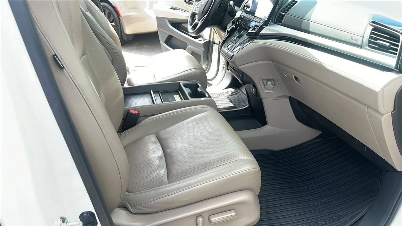 Used 2018 Honda Odyssey Elite image 32