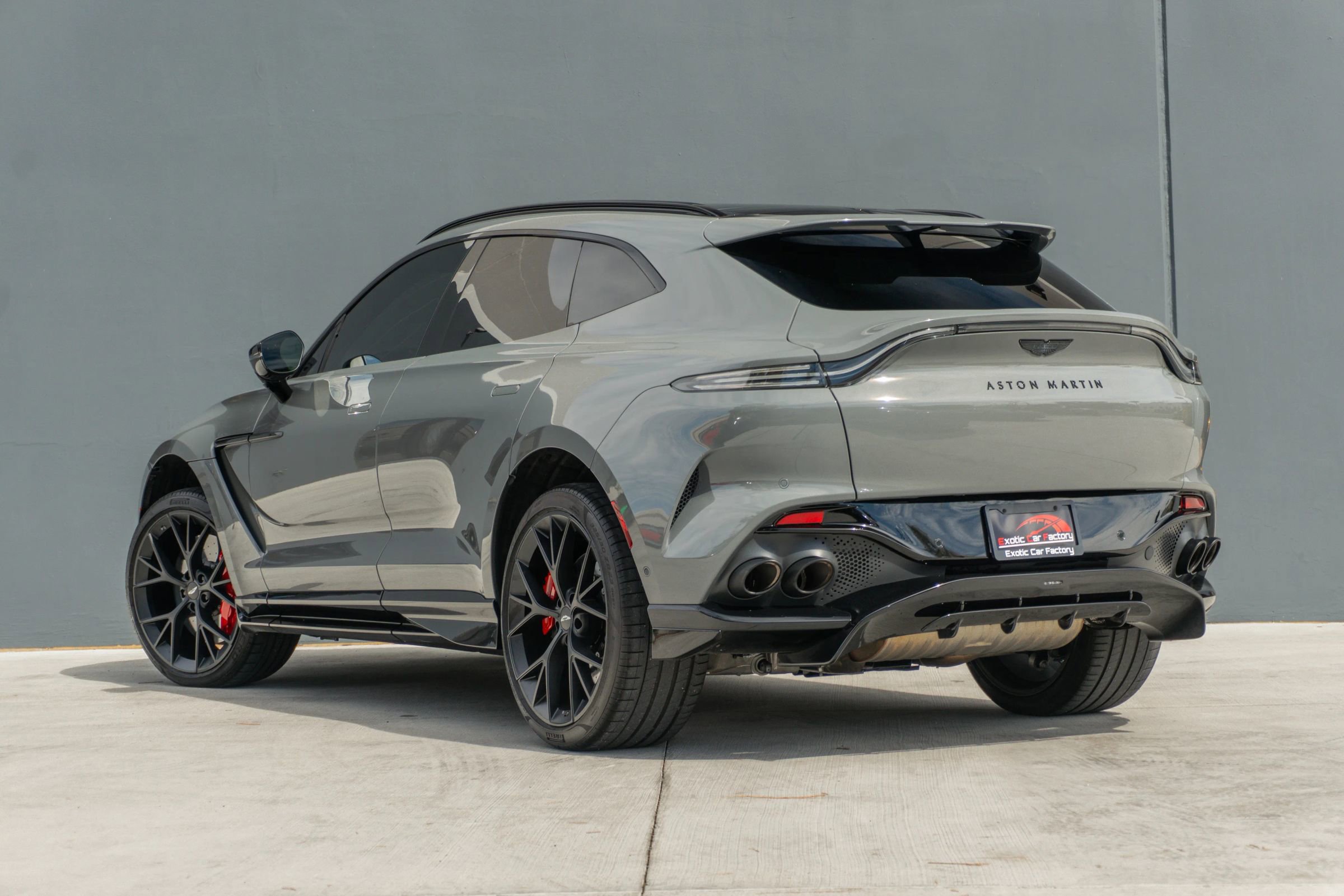 Used 2025 Aston Martin DBX 707 image 9