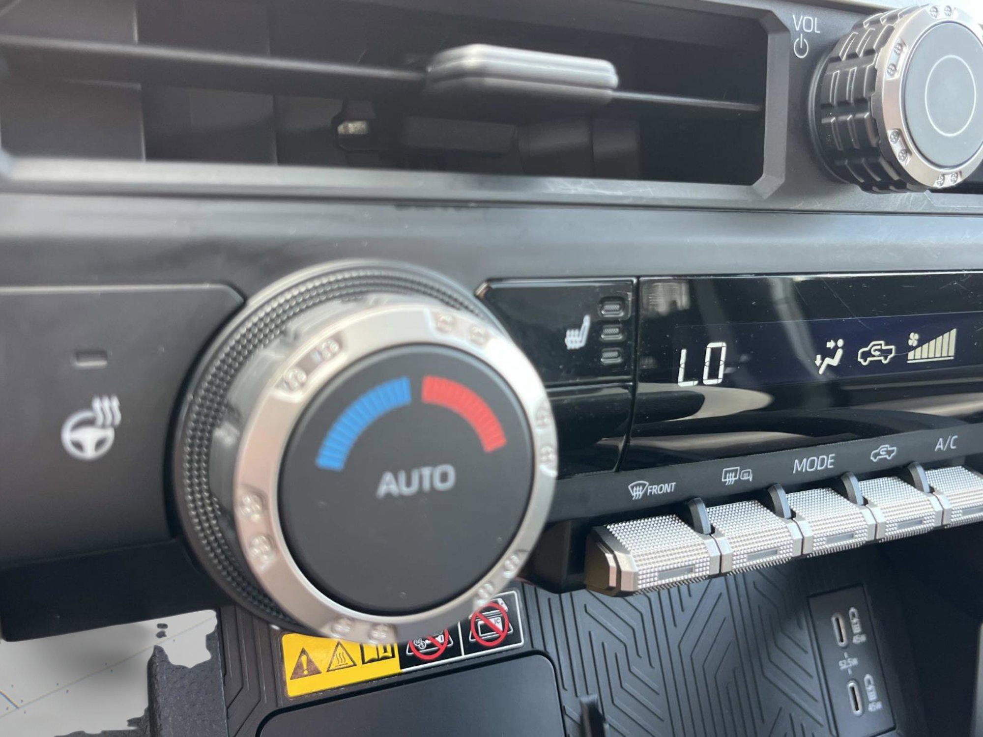 Used 2025 Toyota Tacoma TRD Sport w/ TRD Sport Upgrade Package RWD image 37