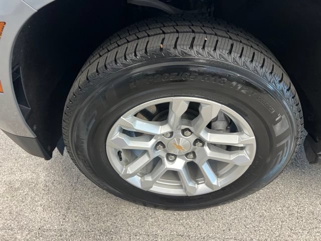 Used 2025 Chevrolet Suburban LT AWD/4WD image 12
