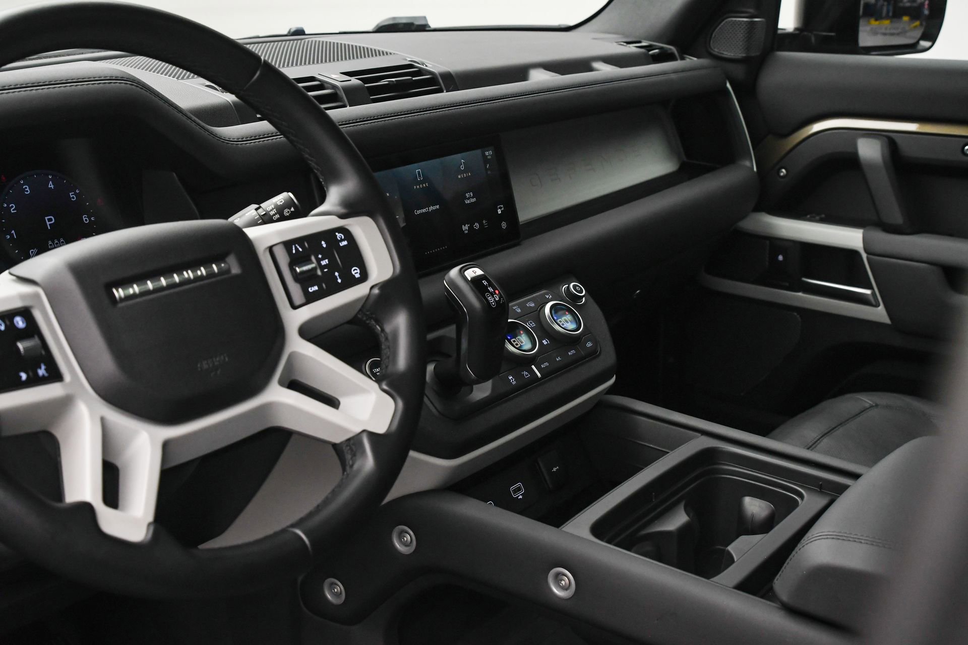 Used 2024 Land Rover Defender 110 S image 33