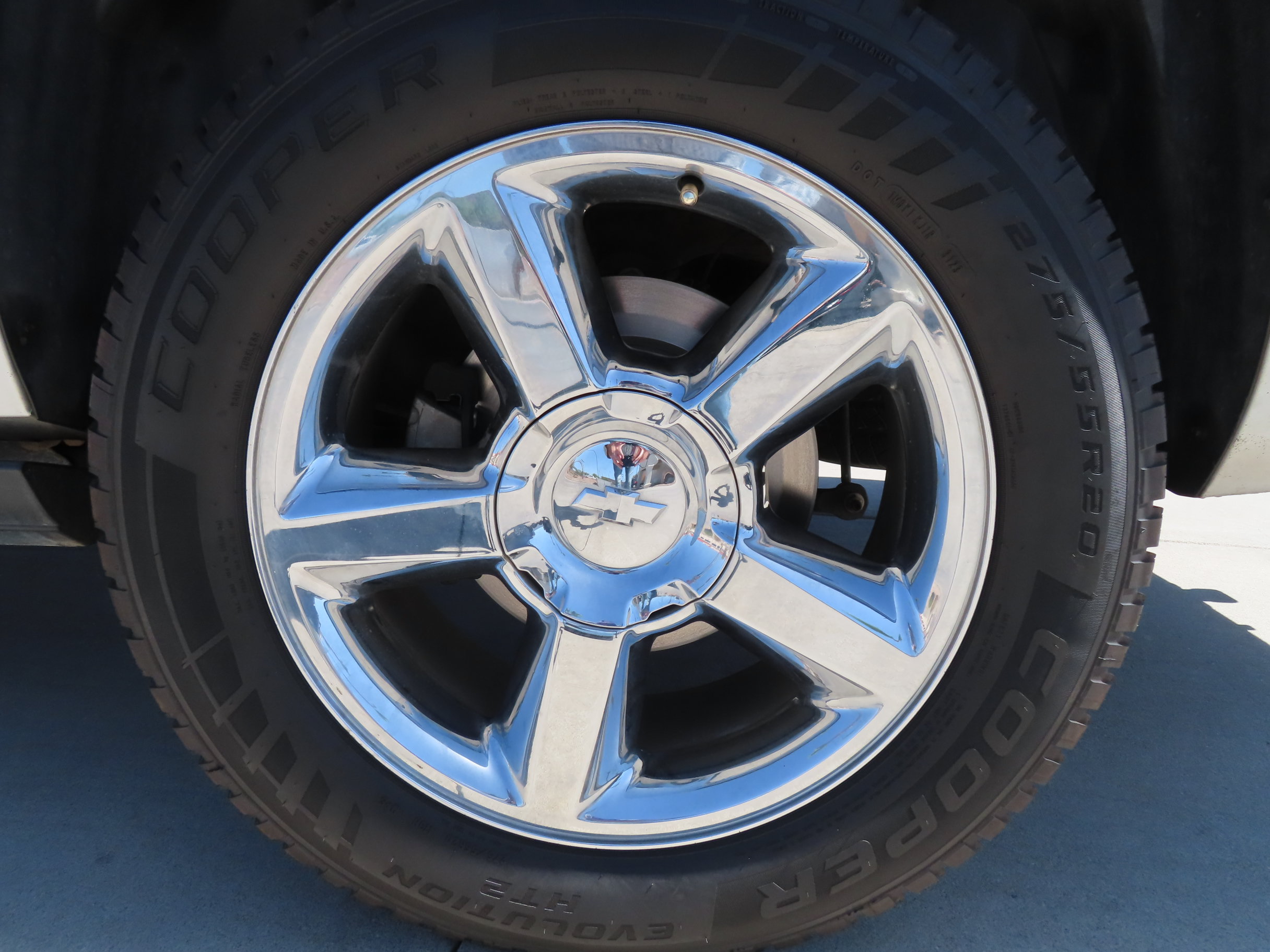 Used 2012 Chevrolet Avalanche LTZ AWD/4WD image 6