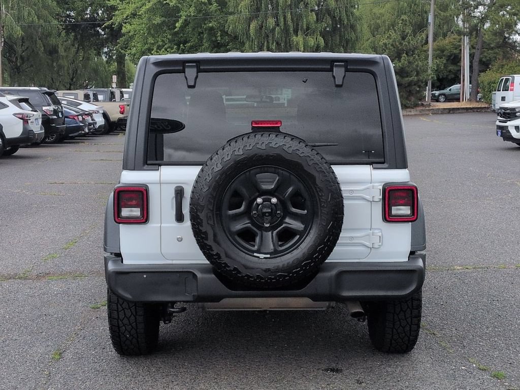 Used 2018 Jeep Wrangler Unlimited Sport AWD/4WD image 4