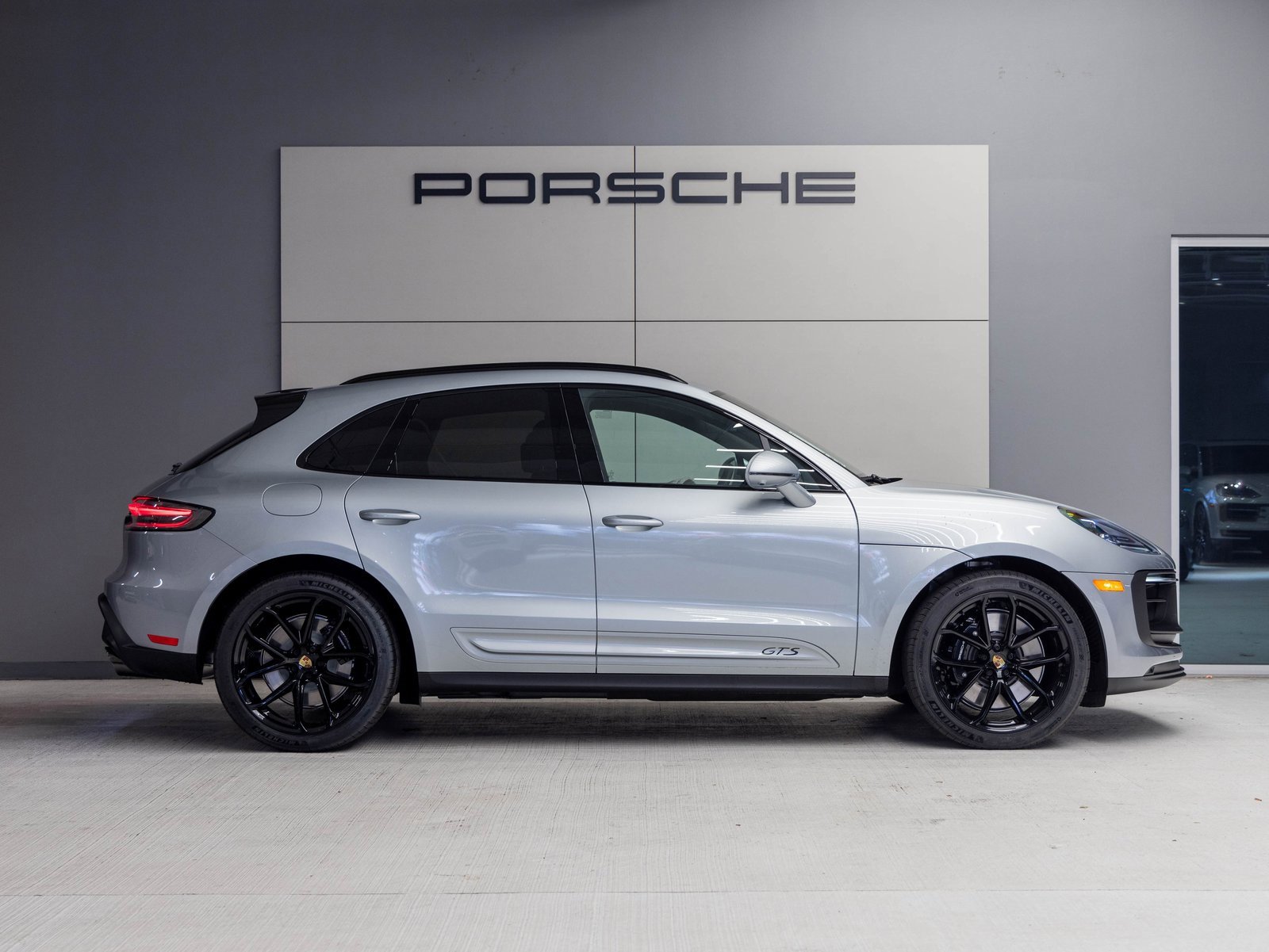 New 2026 Porsche Macan GTS image 8