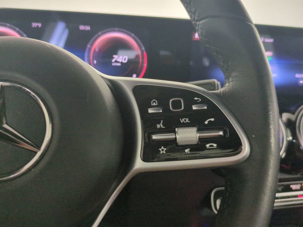 Used 2022 Mercedes-Benz GLB 250 image 33