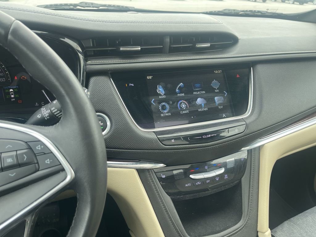 Used 2017 Cadillac XT5 Luxury w/ Driver Awareness Package AWD/4WD image 18