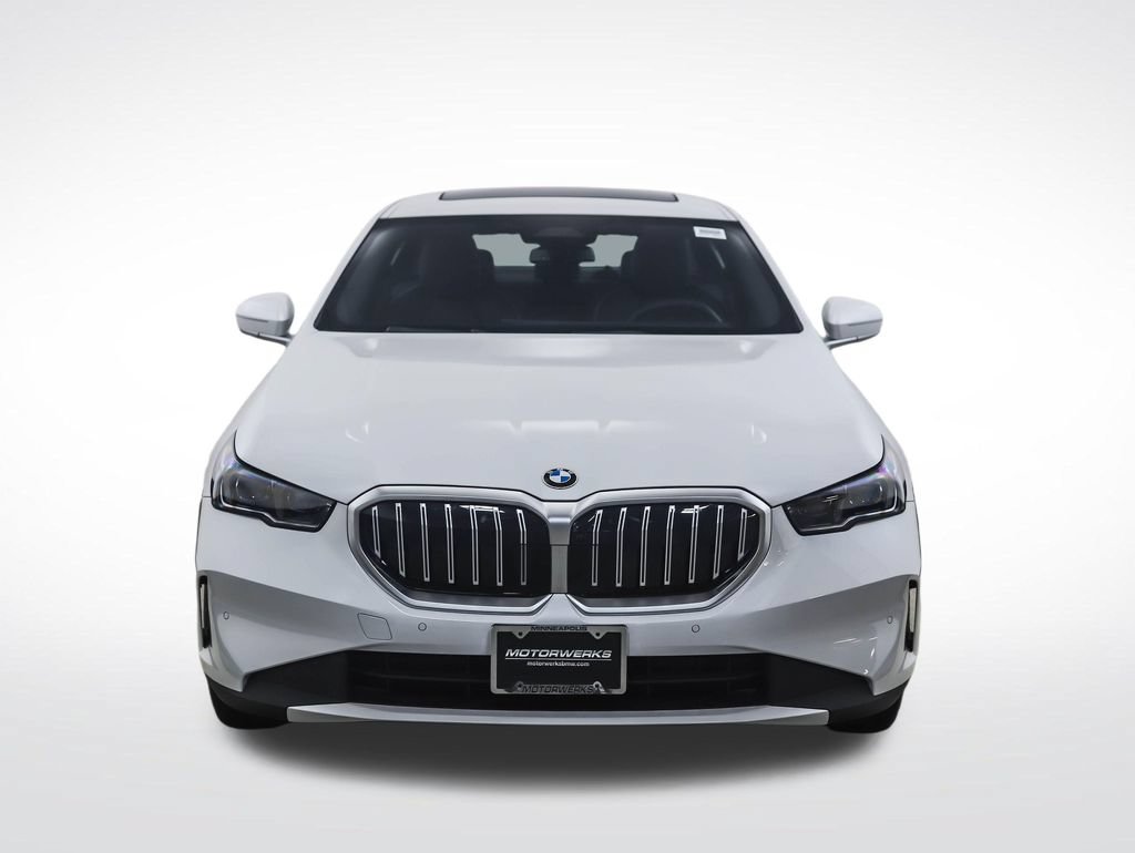 Used 2026 BMW 530i xDrive w/ Premium Package AWD/4WD image 8
