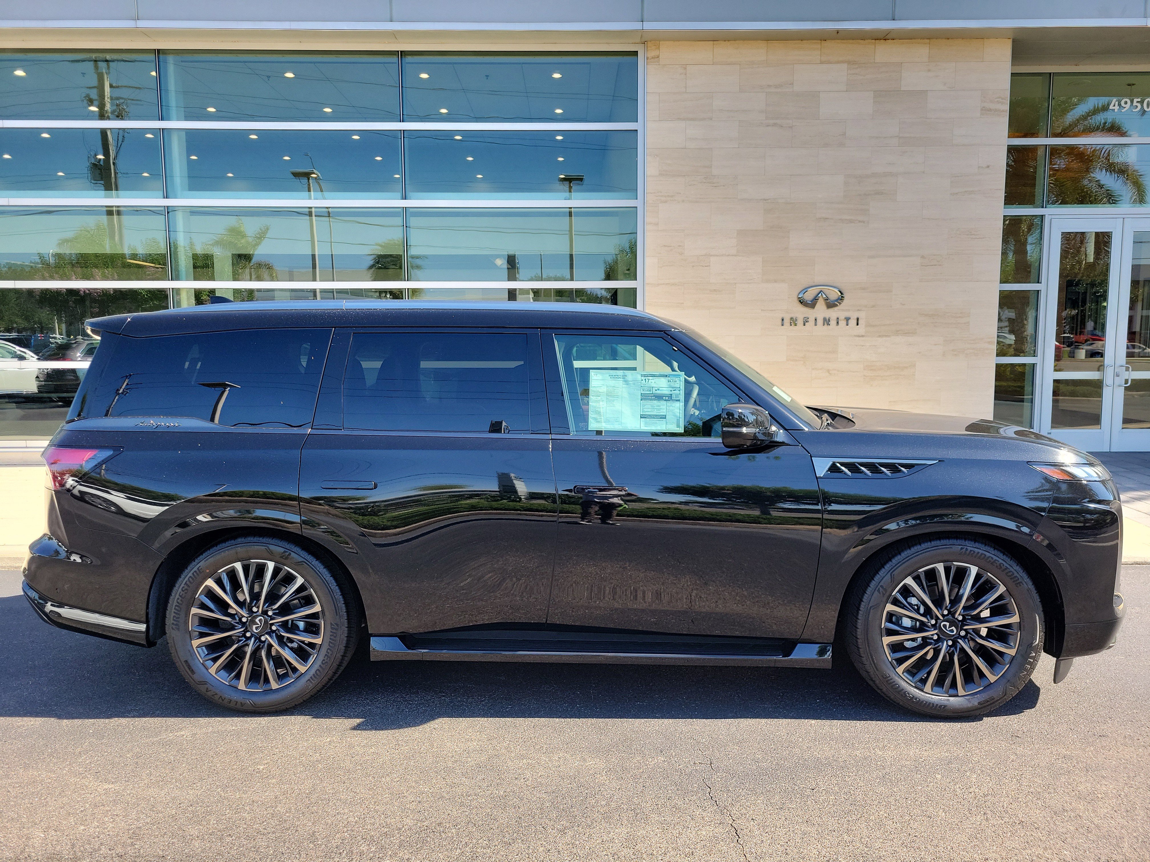 New 2026 INFINITI QX80 Autograph AWD/4WD image 3