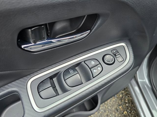 New 2025 Nissan Versa SR FWD image 19