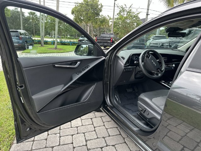 Used 2024 Kia Niro Wind FWD image 22
