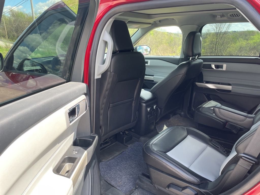 Used 2022 Ford Explorer XLT w/ Equipment Group 202A image 12