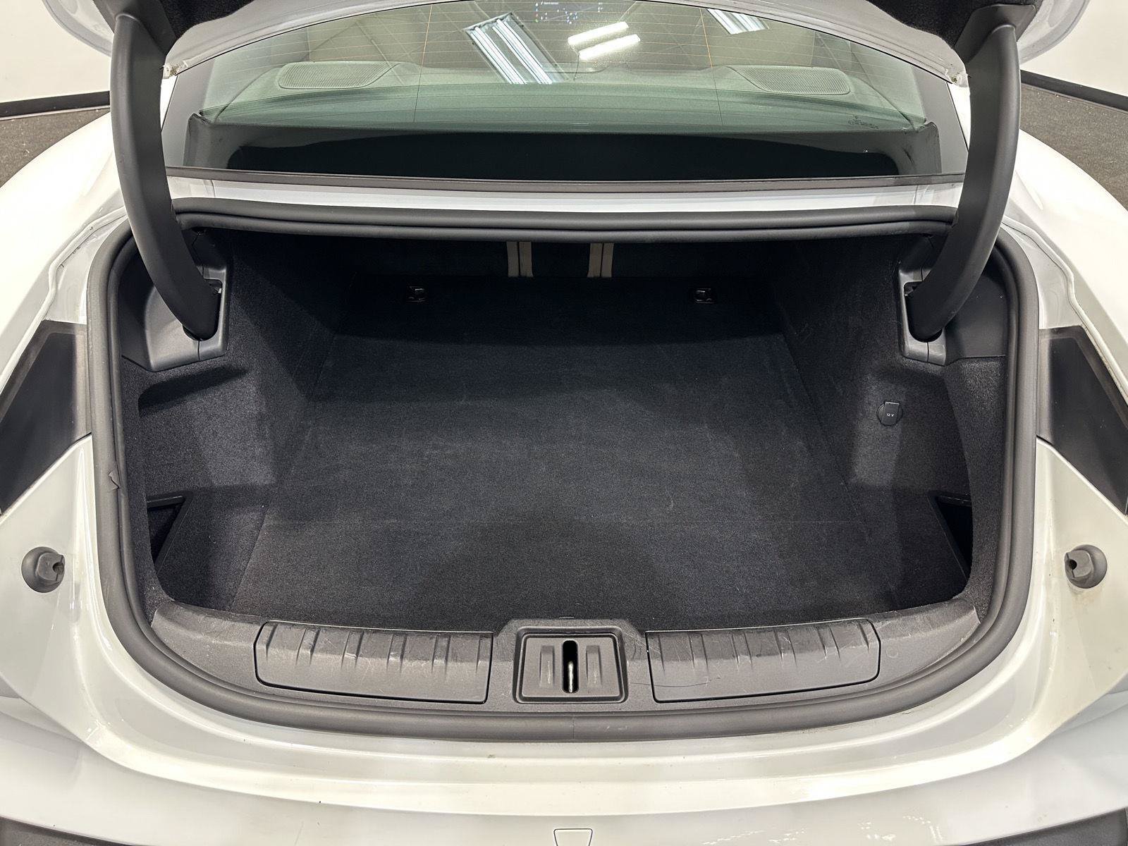 Used 2021 Porsche Taycan RWD image 32