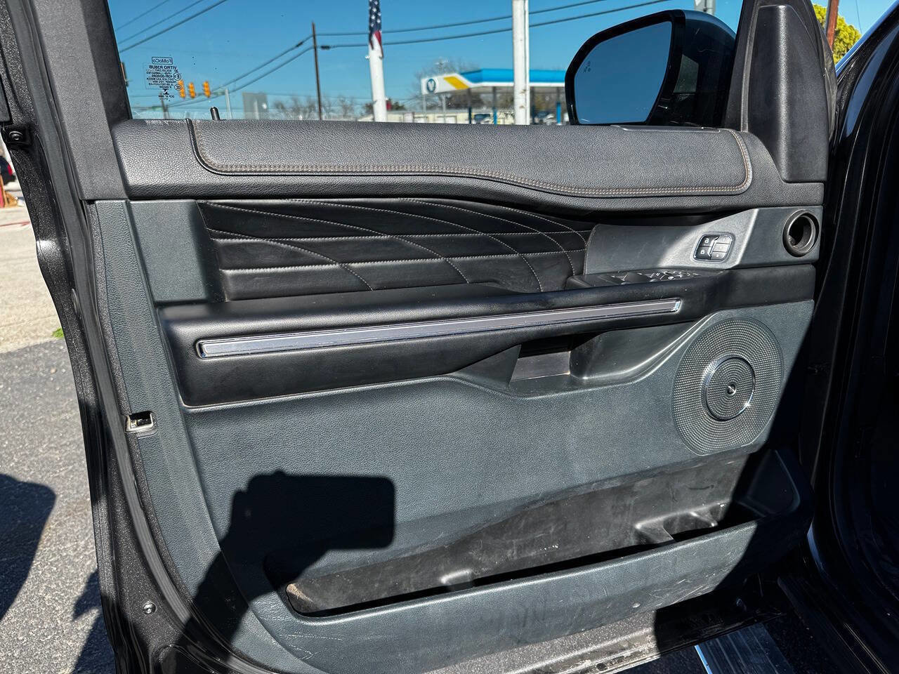 Used 2018 Ford Expedition Max Platinum image 23