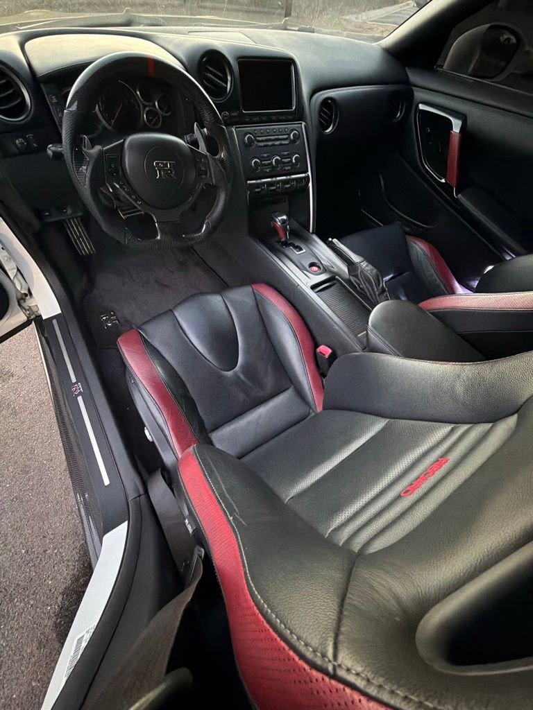 Used 2013 Nissan GT-R Black Edition AWD/4WD image 16