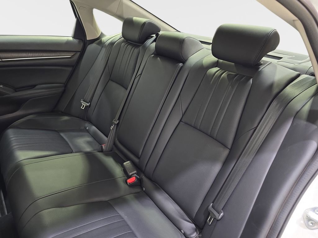Used 2022 Honda Accord Touring image 16