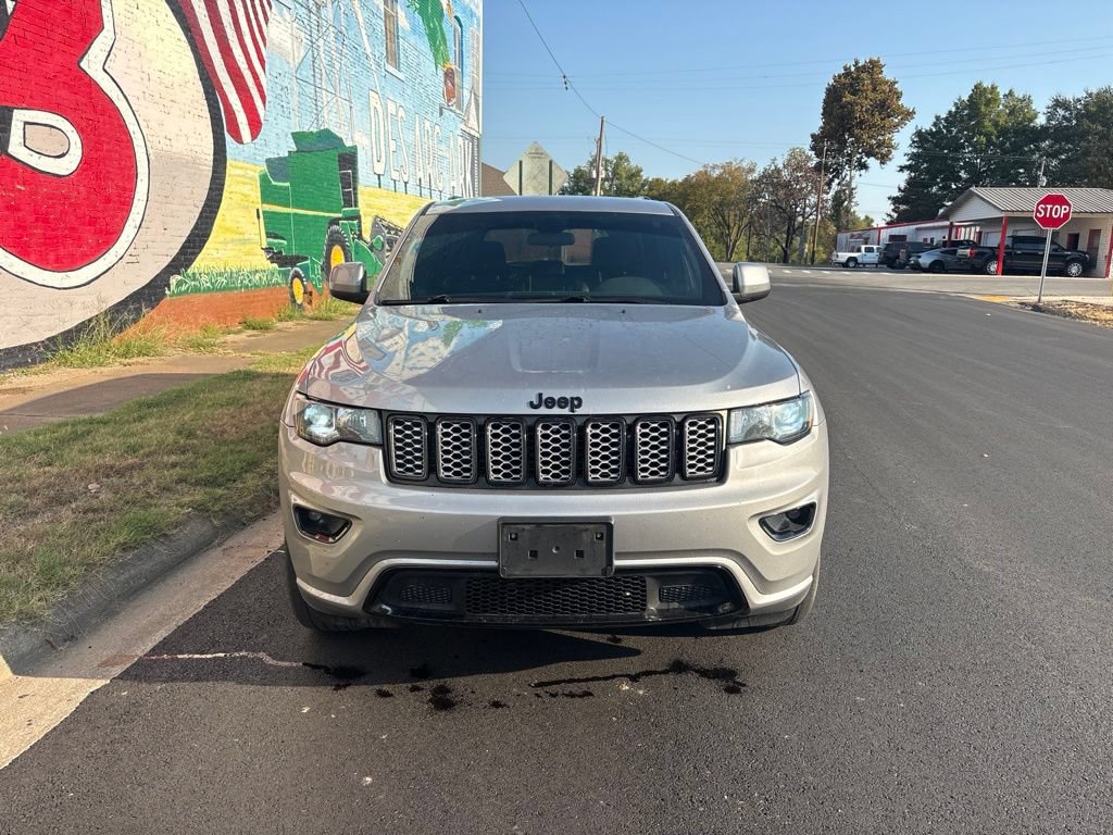Used 2021 Jeep Grand Cherokee Laredo X RWD image 9