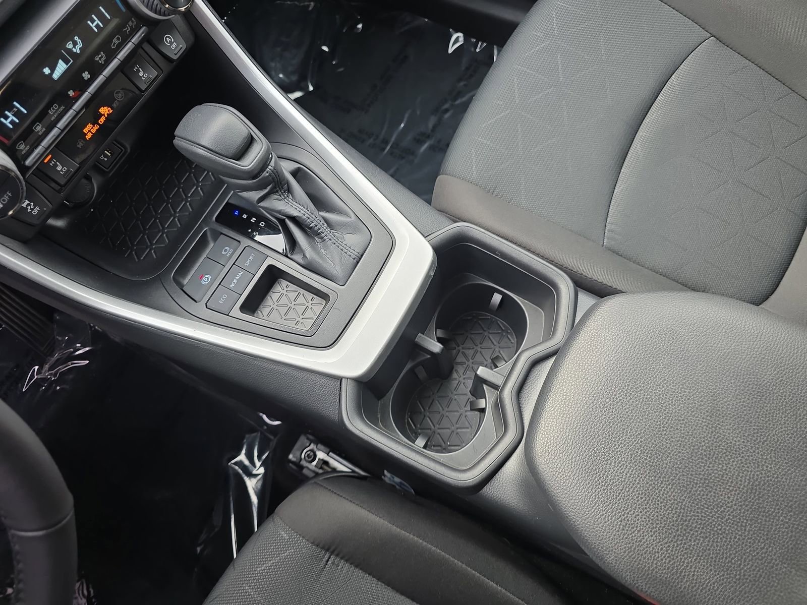 Used 2025 Toyota RAV4 XLE image 31