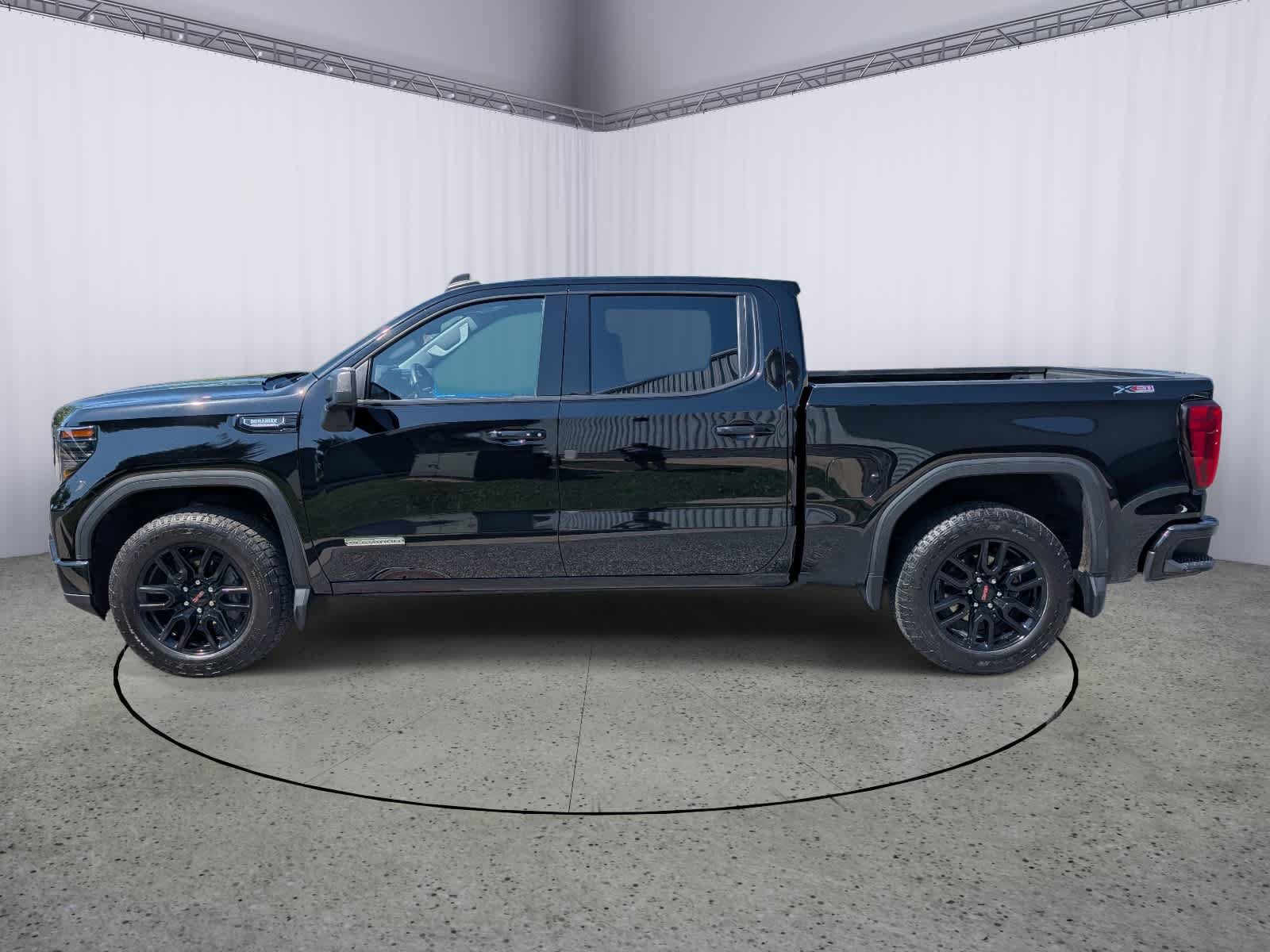 Used 2024 GMC Sierra 1500 Elevation AWD/4WD image 5