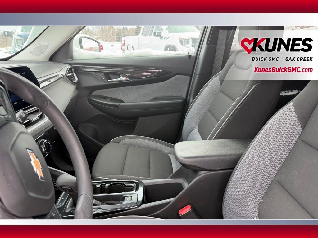 Used 2025 Chevrolet TrailBlazer LT image 10