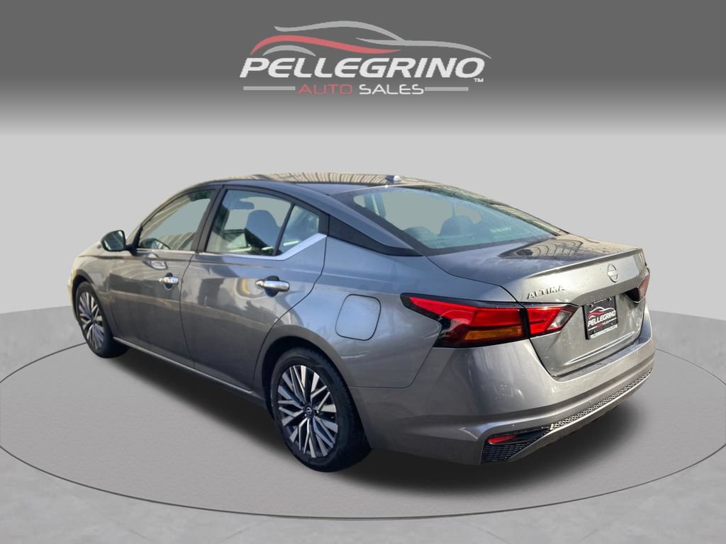 Used 2023 Nissan Altima 2.5 SV FWD video 4