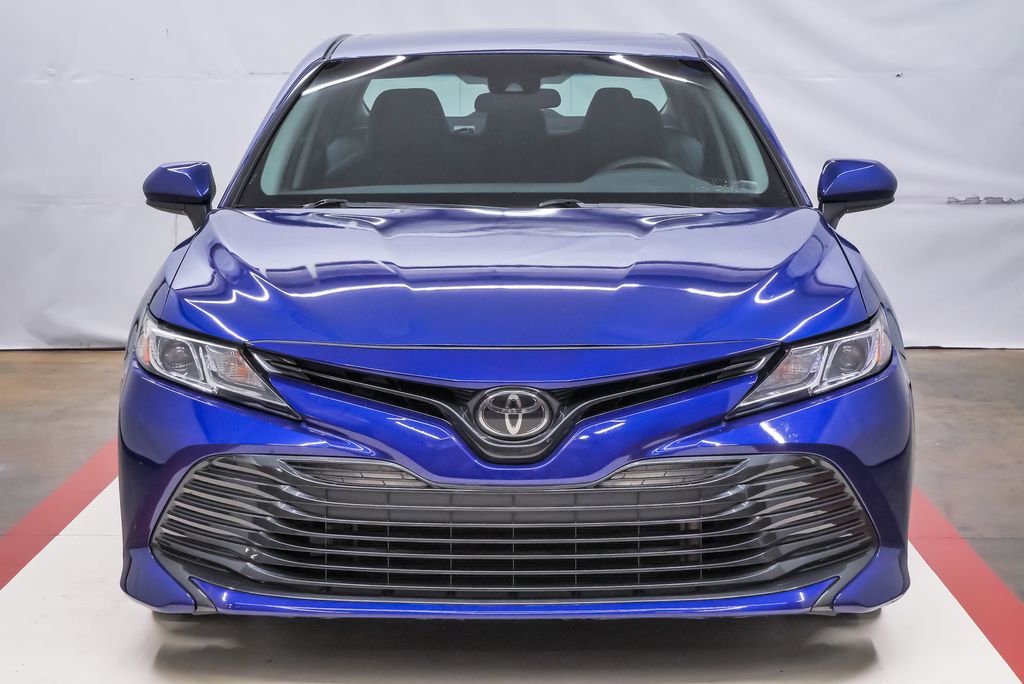 Used 2018 Toyota Camry LE image 4