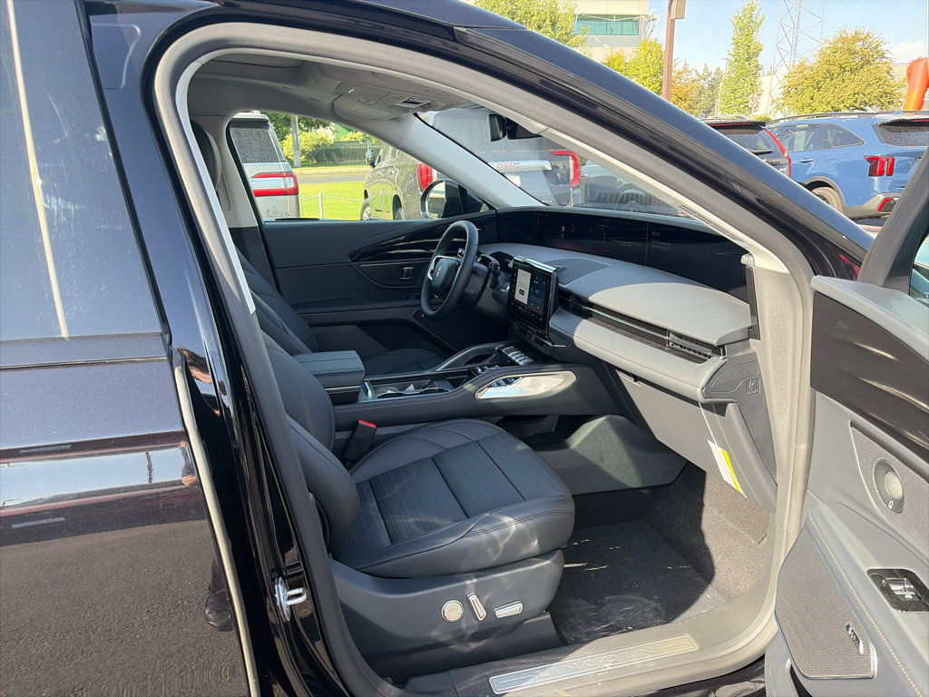 New 2026 Lincoln Nautilus Reserve w/ Jet Appearance Package AWD/4WD image 18