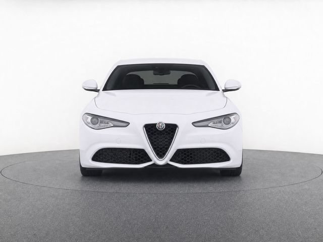 Used 2019 Alfa Romeo Giulia w/ Quick Order Package 22K Sport RWD image 5