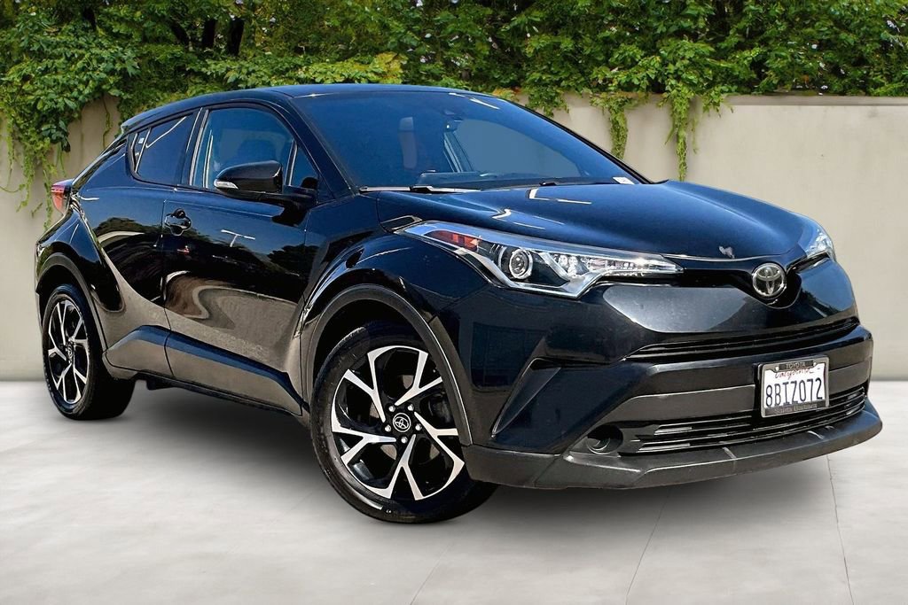 Used 2018 Toyota C-HR XLE FWD image 1