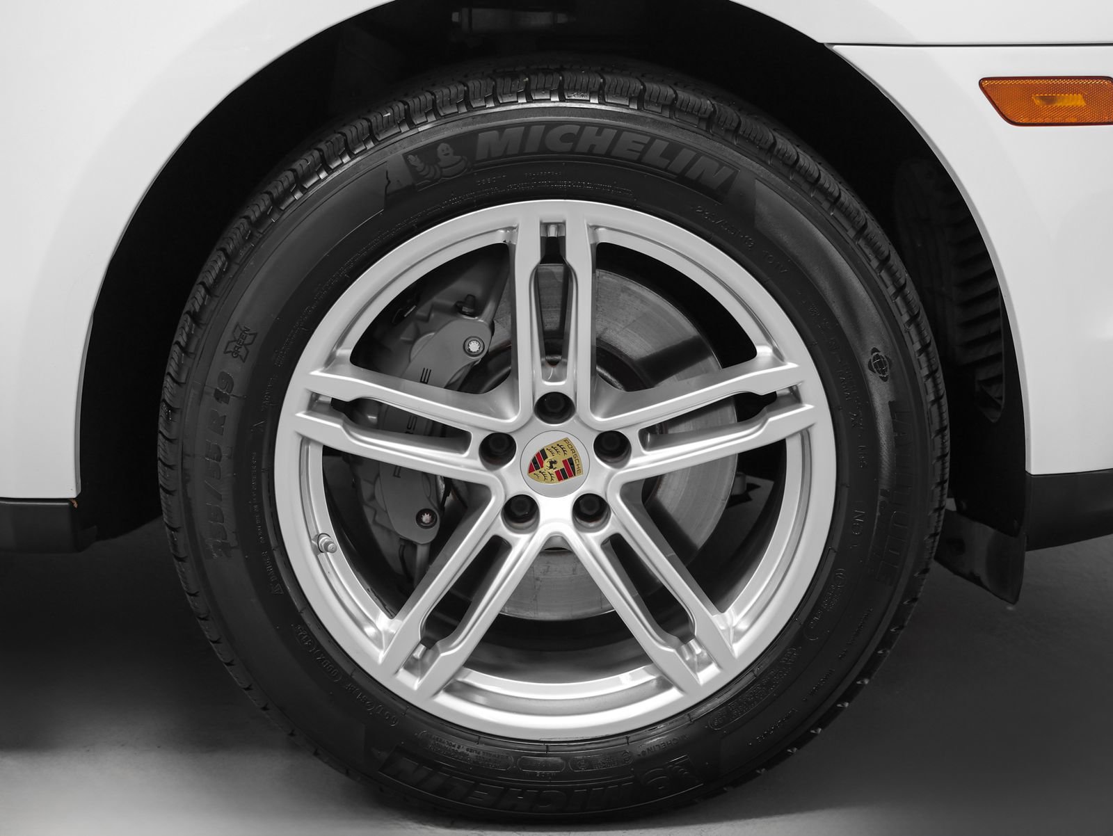 Certified 2021 Porsche Macan S image 15