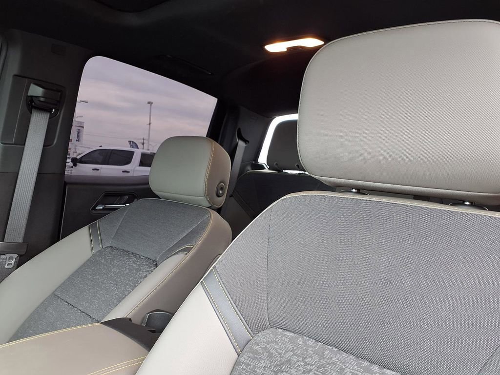 Used 2024 Chevrolet Colorado ZR2 w/ Technology Package image 17