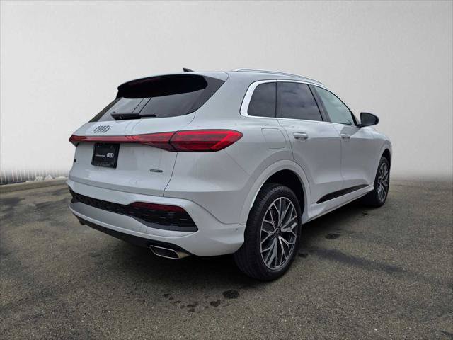 Certified 2025 Audi Q5 Premium w/ Premium Plus AWD/4WD image 3
