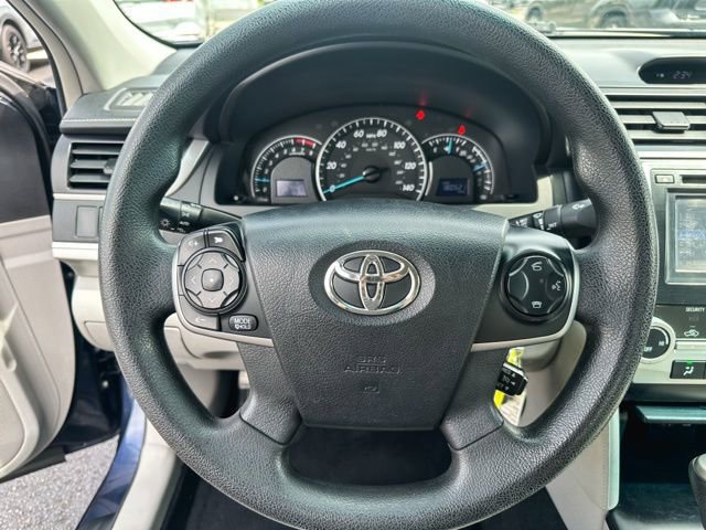 Used 2014 Toyota Camry LE FWD image 16