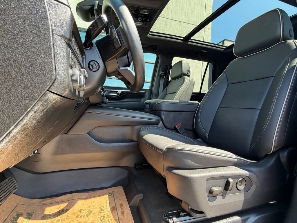 Used 2026 Chevrolet Tahoe Premier w/ Sun And Tow Package AWD/4WD image 10