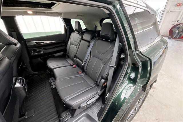 Certified 2026 INFINITI QX60 Luxe w/ Cargo Package AWD/4WD image 21
