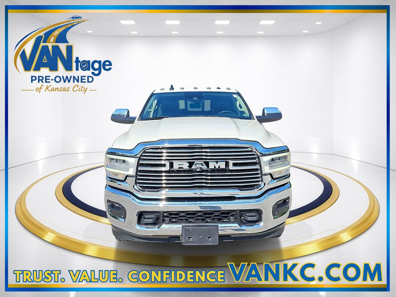 Used 2022 RAM 3500 Laramie AWD/4WD image 2