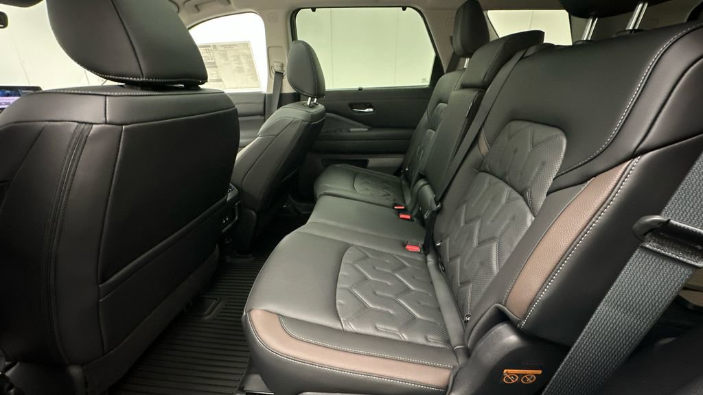 New 2026 Nissan Pathfinder Platinum w/ Accent Package image 10
