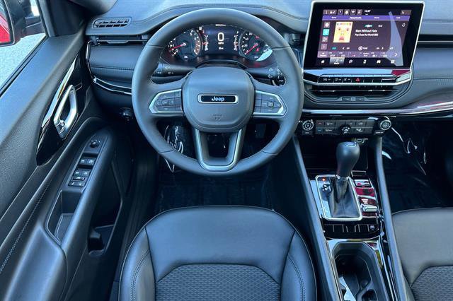 New 2026 Jeep Compass Latitude image 11
