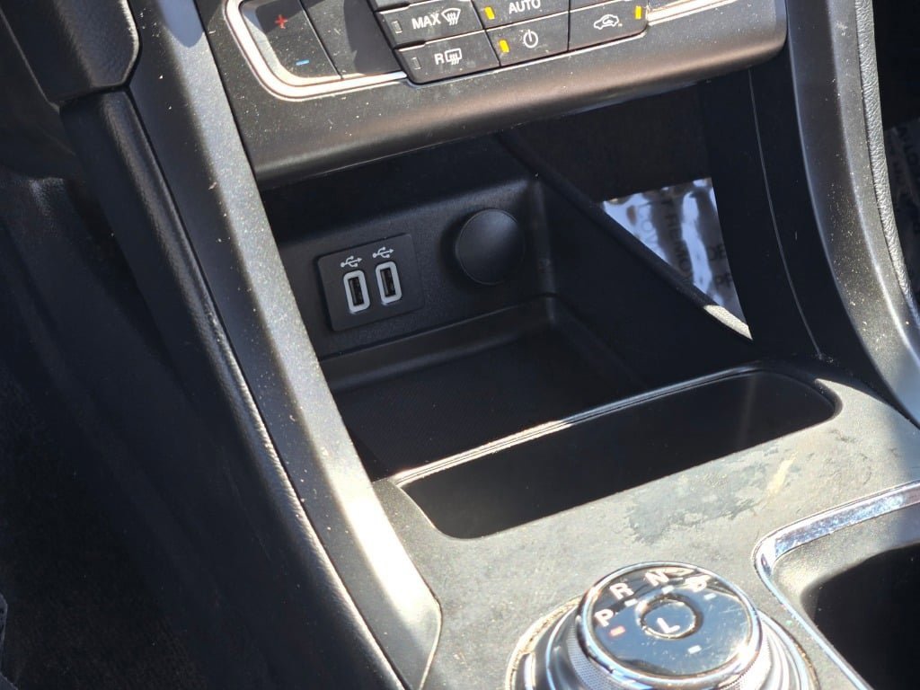 Used 2020 Ford Fusion SE w/ Equipment Group 151A image 24