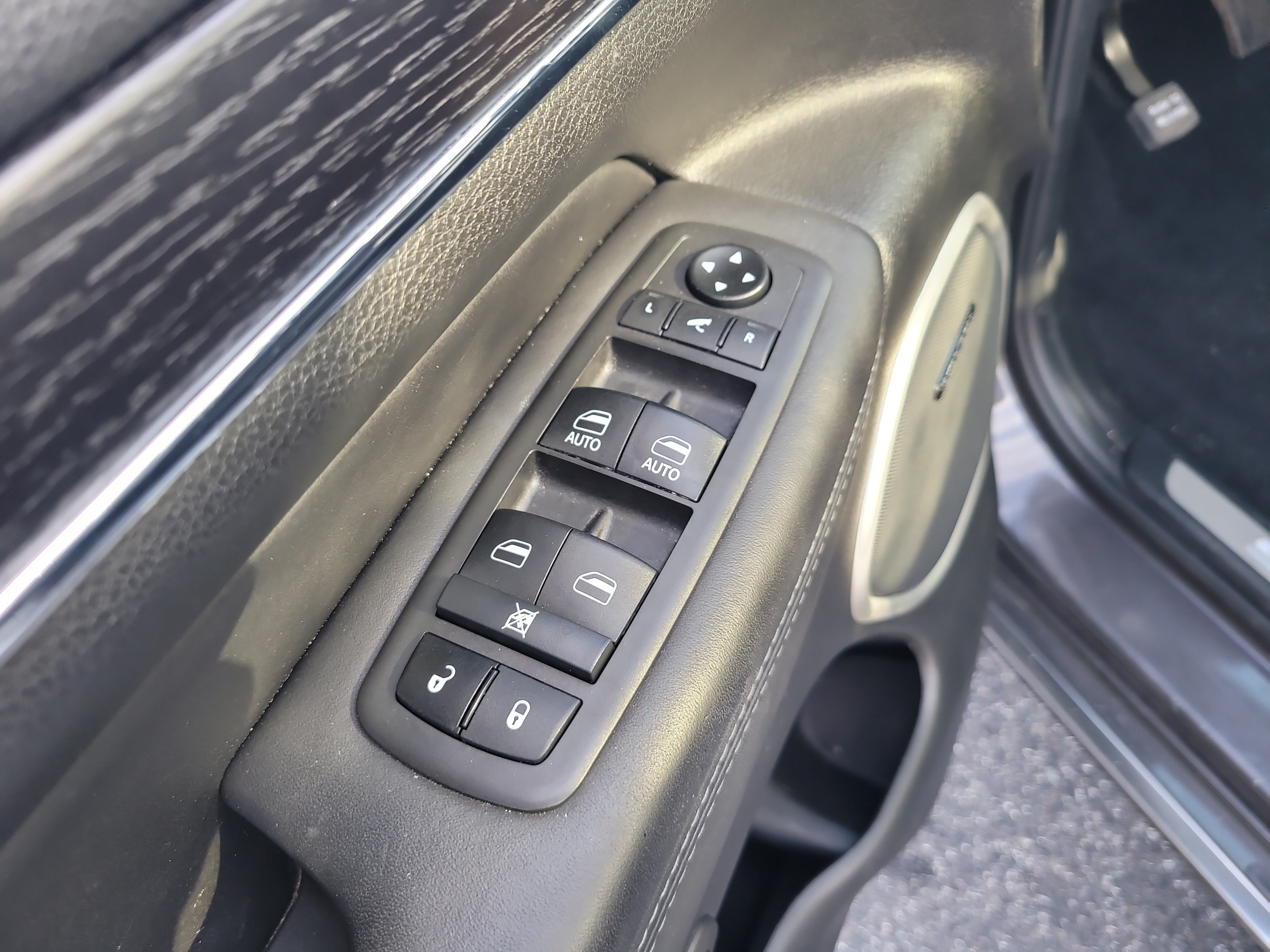 Used 2021 Jeep Grand Cherokee Summit w/ Platinum Series Group AWD/4WD image 16