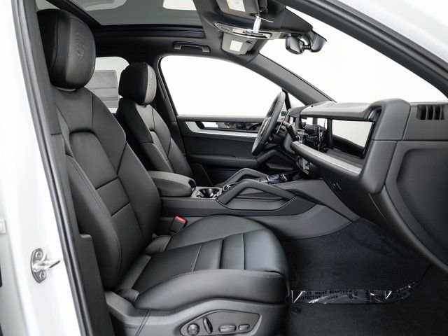 Certified 2025 Porsche Cayenne image 22
