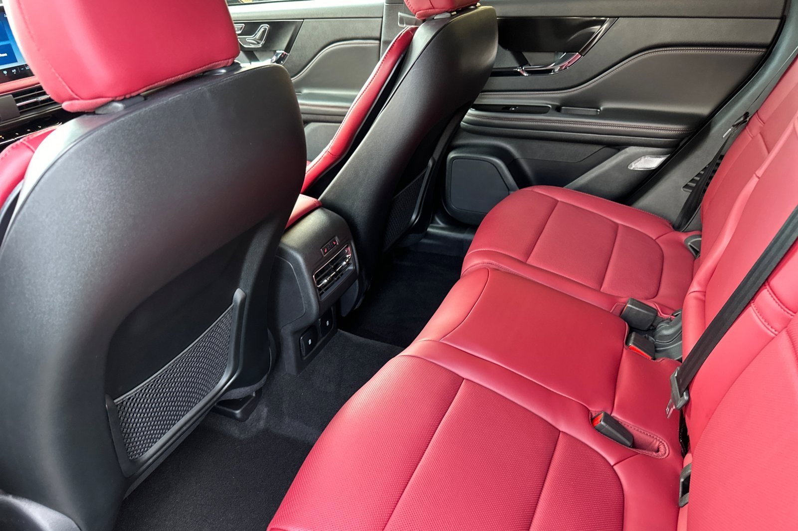 New 2025 Lincoln Corsair Reserve w/ Equipment Group 202A image 11