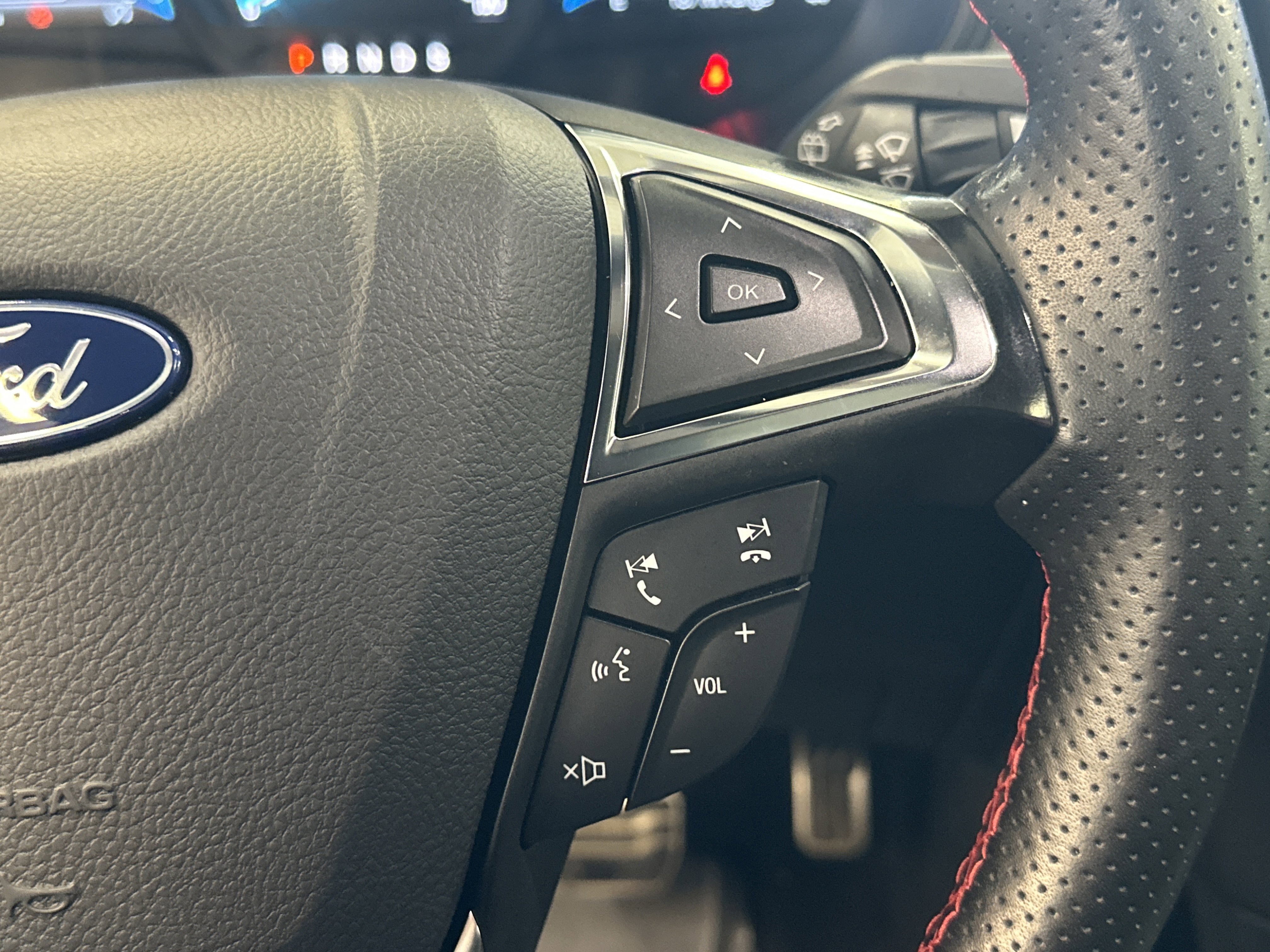 Used 2024 Ford Edge ST-Line image 34