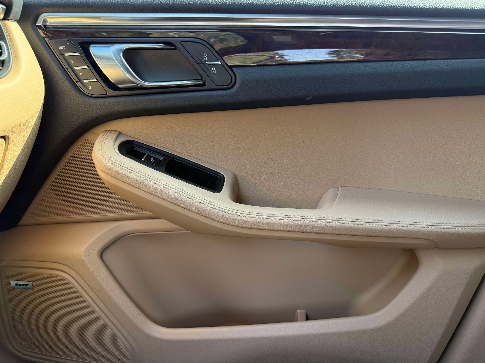 Used 2022 Porsche Macan image 41