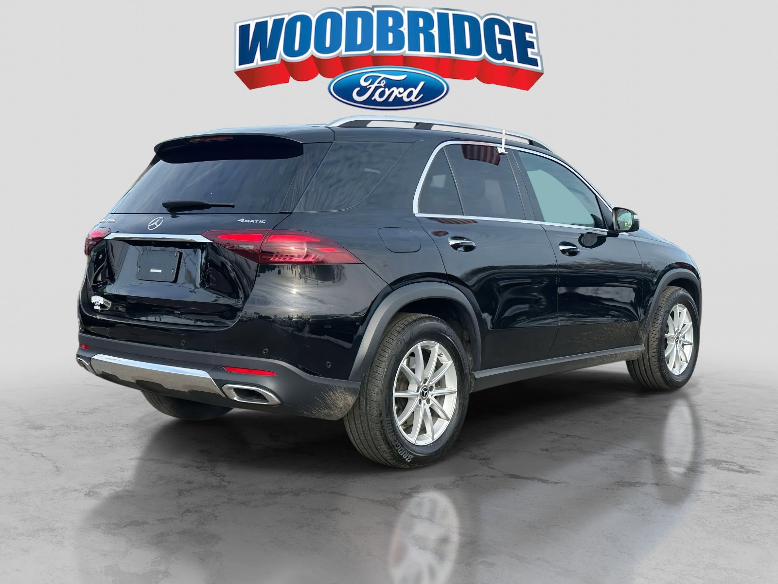 Used 2024 Mercedes-Benz GLE 450e GLE 450e Plug-In Hybrid 4MATIC image 4