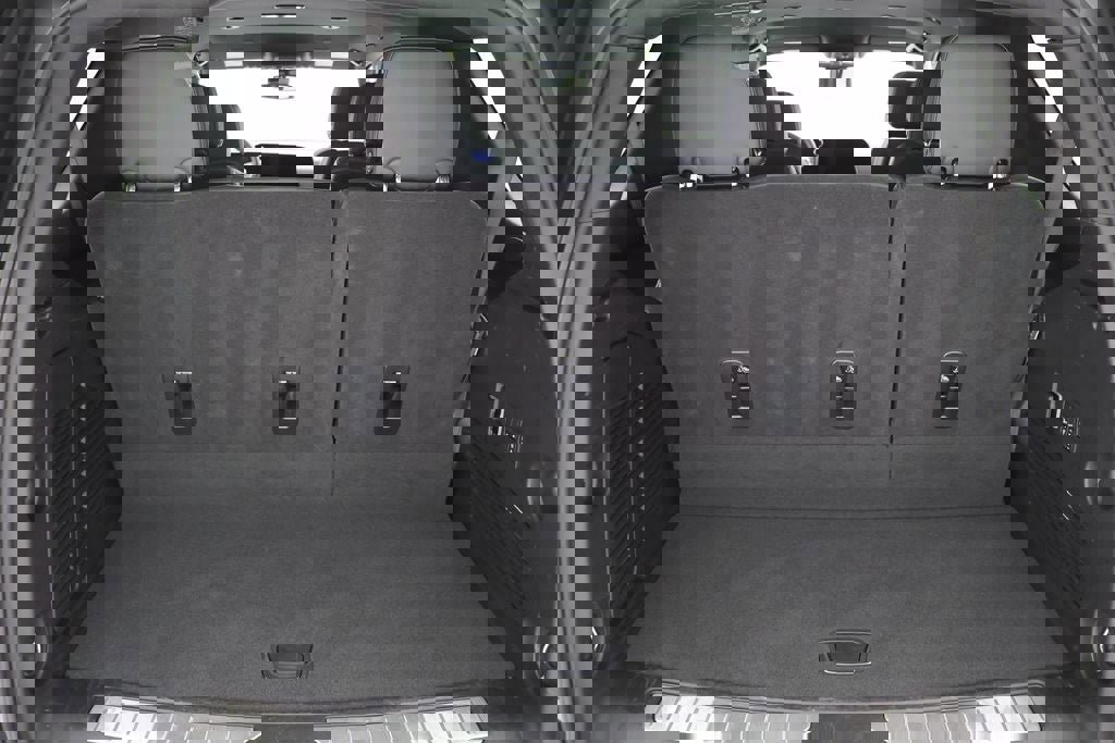 Used 2025 Chevrolet Tahoe Premier image 31